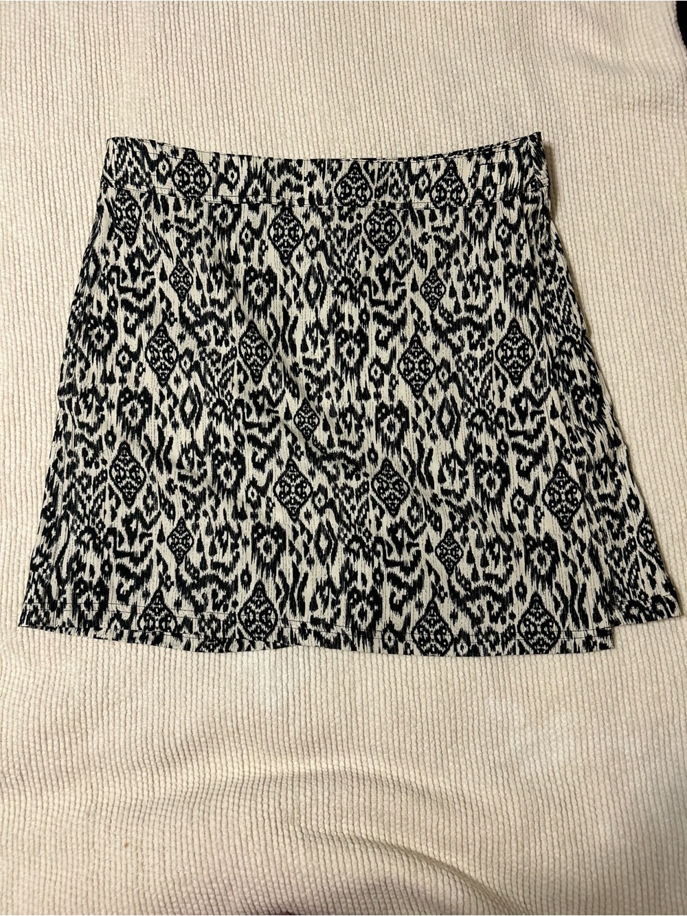 Athleta Black & White Ikat Print A-Line Skirt